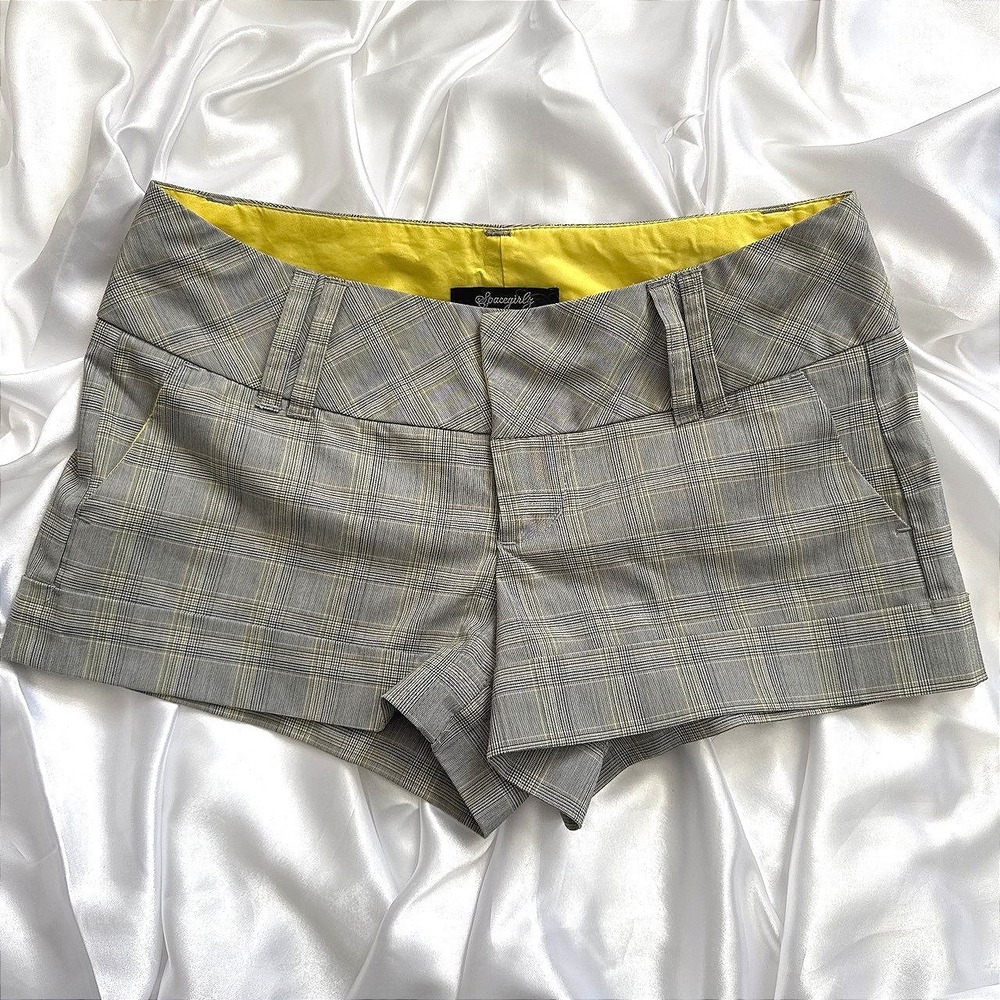 Spacegirlz Gray‎ Plaid Low Rise Cuffed Shorts Y2K Preppy Size 3